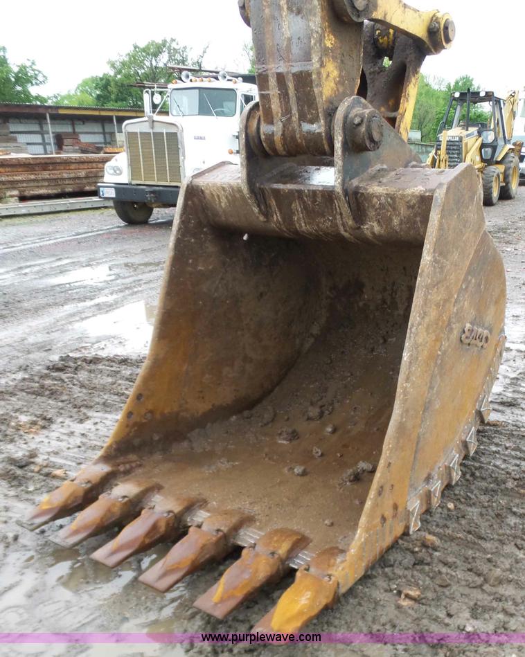 image for item K7233 2007 Komatsu PC400LC-7 excavator
