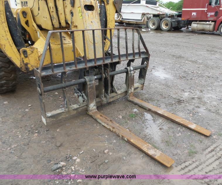 image for item K7237 2006 Caterpillar TH580B telehandler