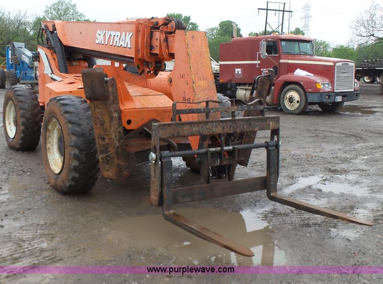 image for item K7240 2005 SkyTrak 10054 telehandler