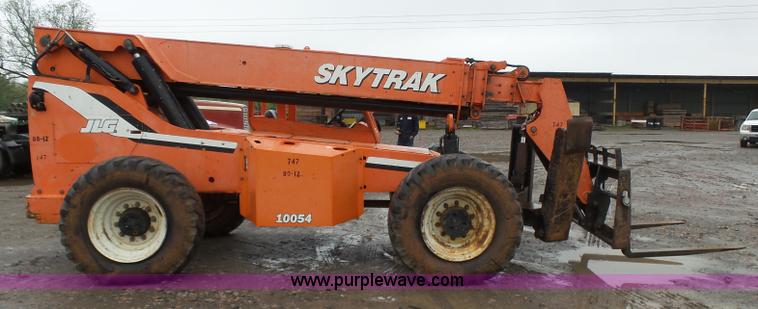 image for item K7240 2005 SkyTrak 10054 telehandler