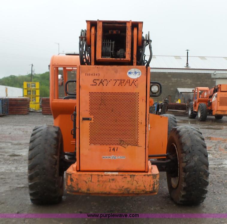 image for item K7240 2005 SkyTrak 10054 telehandler