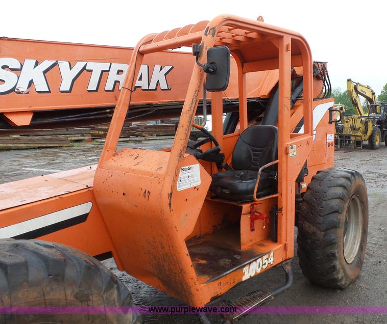 image for item K7240 2005 SkyTrak 10054 telehandler