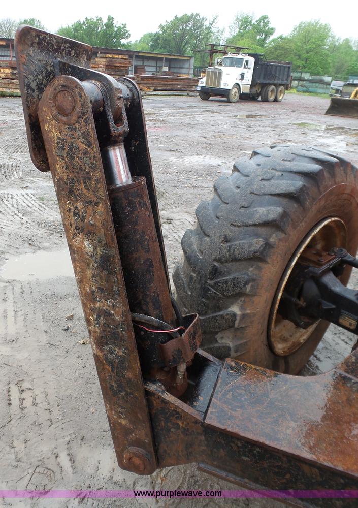 image for item K7240 2005 SkyTrak 10054 telehandler