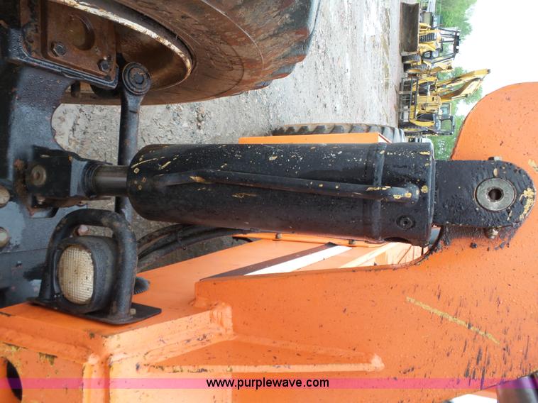 image for item K7240 2005 SkyTrak 10054 telehandler