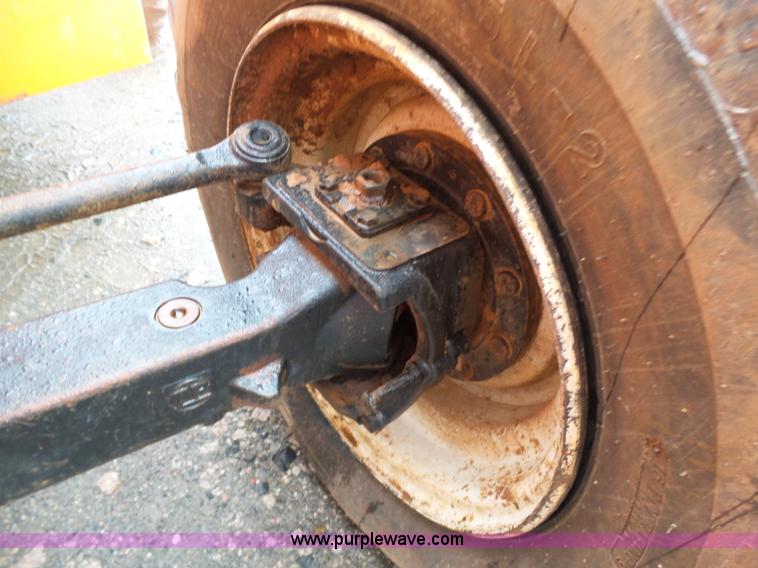 image for item K7240 2005 SkyTrak 10054 telehandler