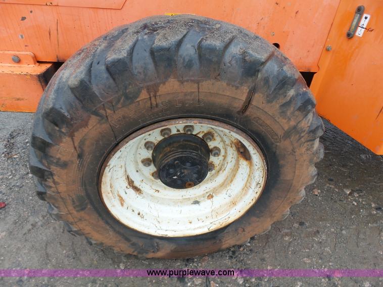 image for item K7240 2005 SkyTrak 10054 telehandler