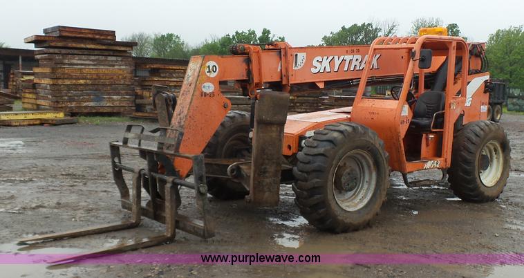 image for item K7241 2005 SkyTrak 10042 telehandler