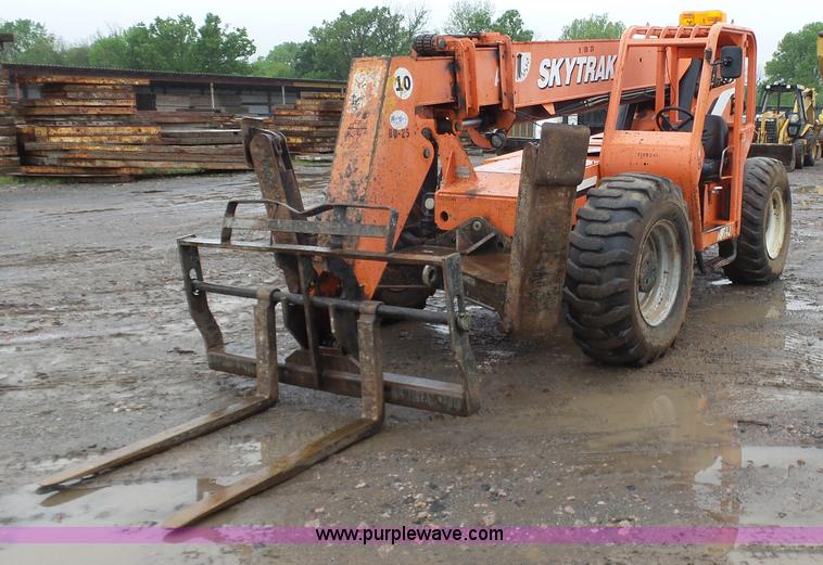 image for item K7241 2005 SkyTrak 10042 telehandler
