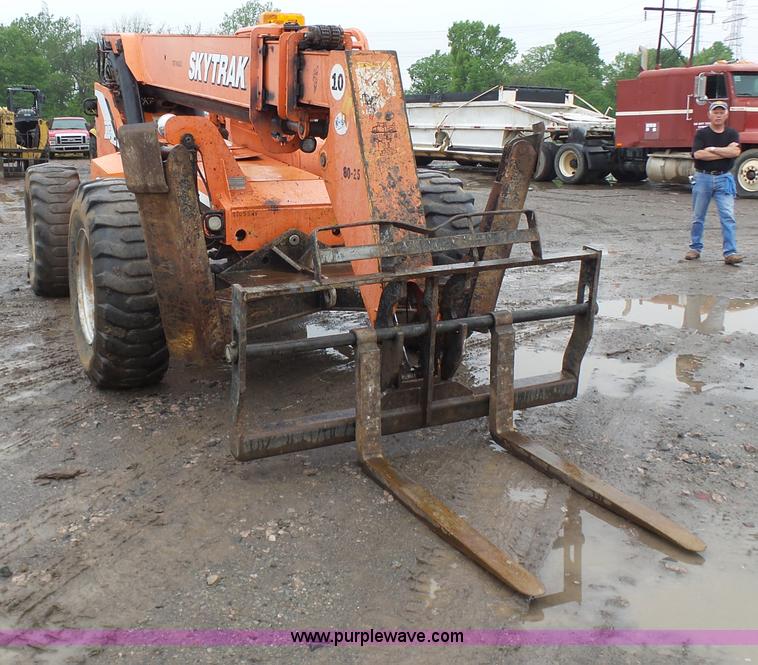 image for item K7241 2005 SkyTrak 10042 telehandler