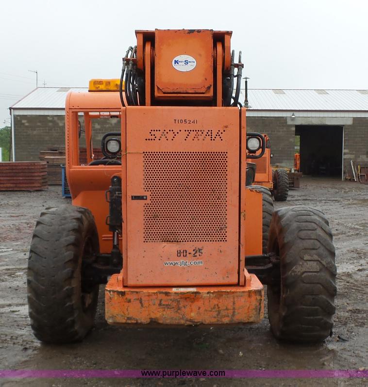 image for item K7241 2005 SkyTrak 10042 telehandler