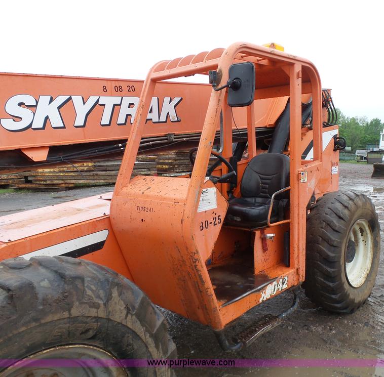 image for item K7241 2005 SkyTrak 10042 telehandler
