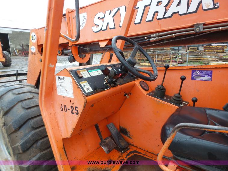 image for item K7241 2005 SkyTrak 10042 telehandler