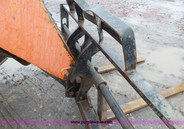 image for item K7241 2005 SkyTrak 10042 telehandler