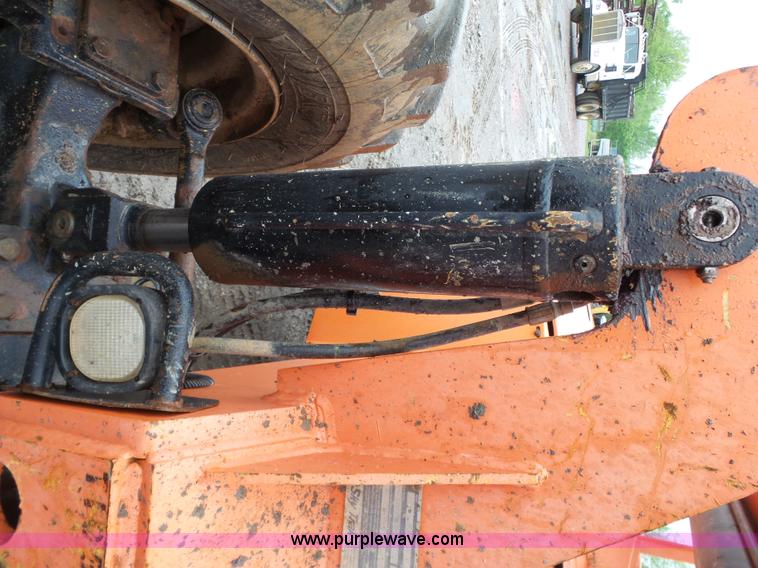 image for item K7241 2005 SkyTrak 10042 telehandler