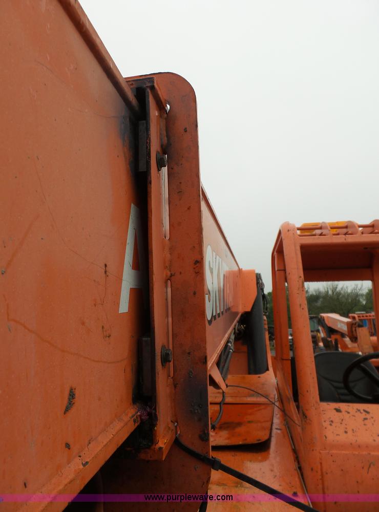 image for item K7241 2005 SkyTrak 10042 telehandler