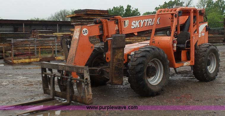 image for item K7242 2006 SkyTrak 10042 telehandler