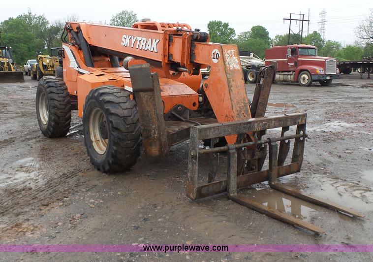 image for item K7242 2006 SkyTrak 10042 telehandler