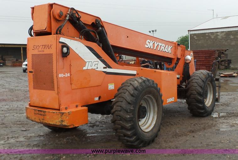 image for item K7242 2006 SkyTrak 10042 telehandler