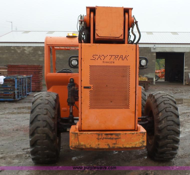 image for item K7242 2006 SkyTrak 10042 telehandler