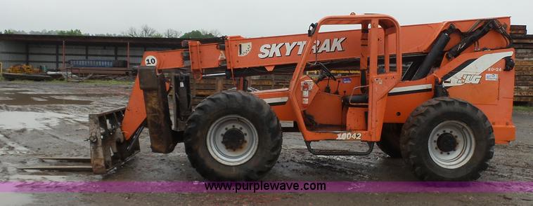 image for item K7242 2006 SkyTrak 10042 telehandler