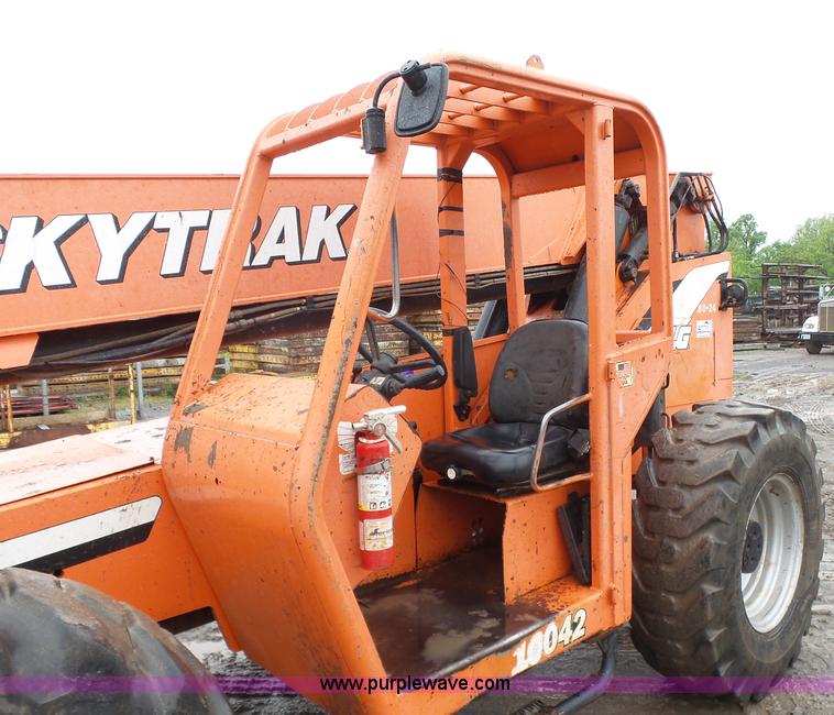 image for item K7242 2006 SkyTrak 10042 telehandler