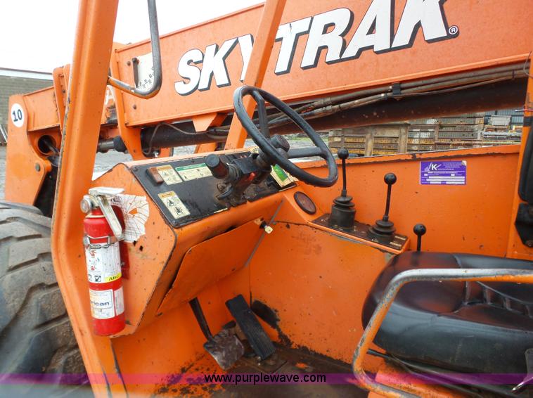 image for item K7242 2006 SkyTrak 10042 telehandler