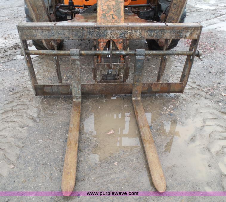 image for item K7242 2006 SkyTrak 10042 telehandler