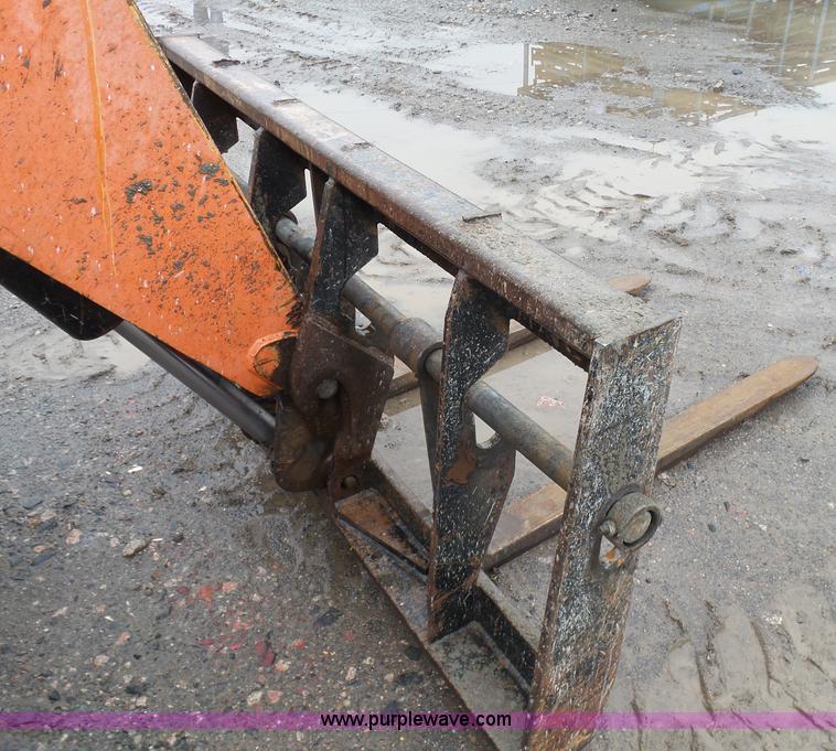 image for item K7242 2006 SkyTrak 10042 telehandler