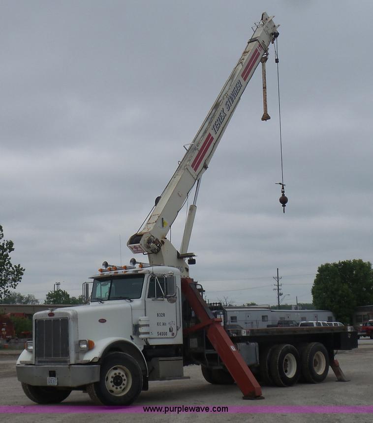 image for item K7928 2001 Peterbilt 357 crane truck