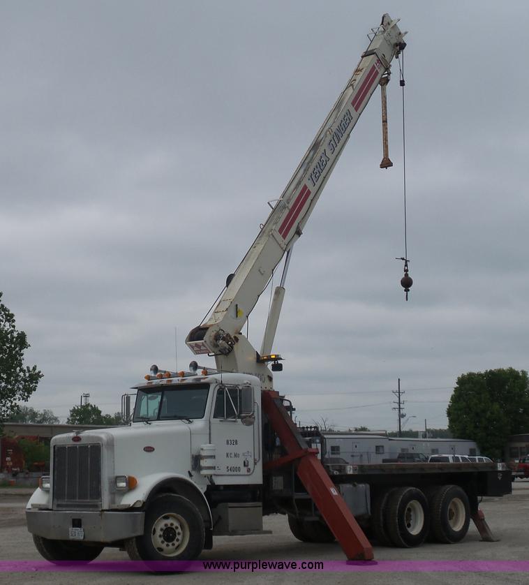 image for item K7928 2001 Peterbilt 357 crane truck