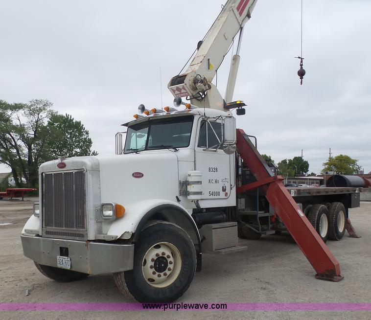 image for item K7928 2001 Peterbilt 357 crane truck
