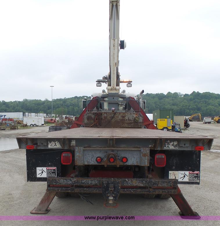 image for item K7928 2001 Peterbilt 357 crane truck