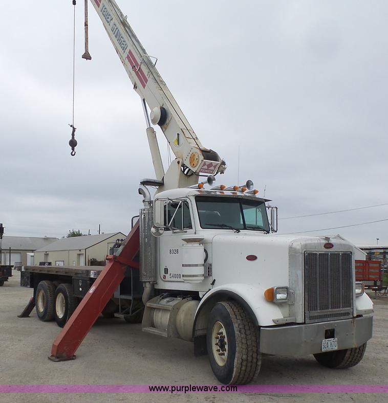 image for item K7928 2001 Peterbilt 357 crane truck