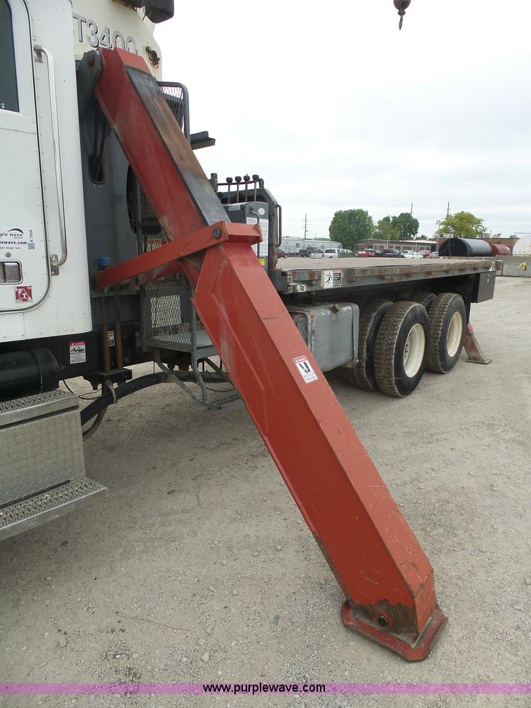 image for item K7928 2001 Peterbilt 357 crane truck