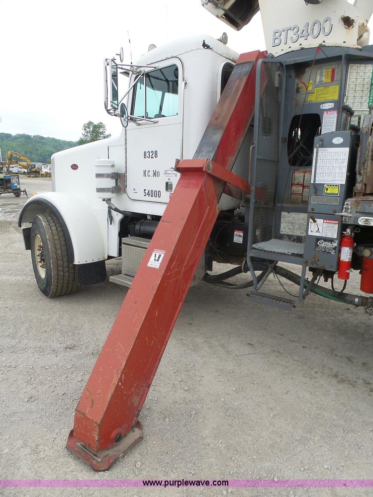 image for item K7928 2001 Peterbilt 357 crane truck