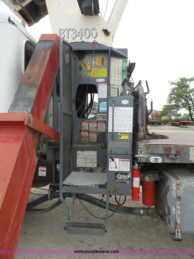 image for item K7928 2001 Peterbilt 357 crane truck