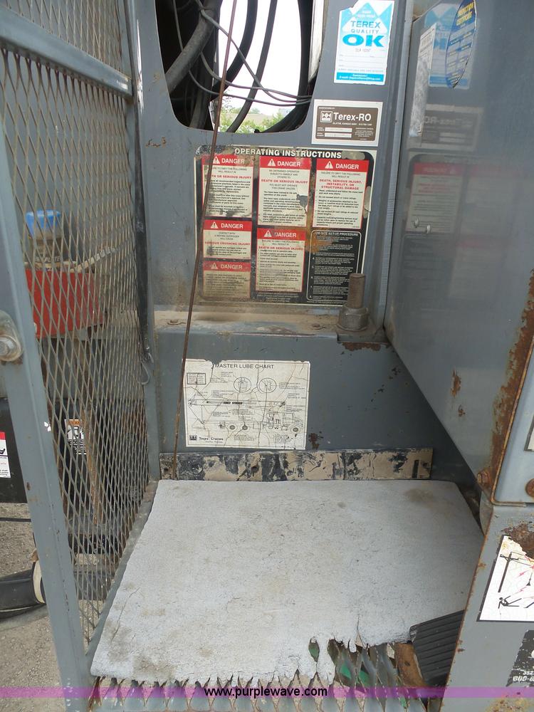 image for item K7928 2001 Peterbilt 357 crane truck