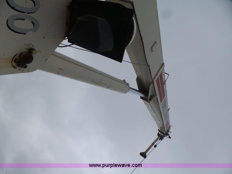 image for item K7928 2001 Peterbilt 357 crane truck