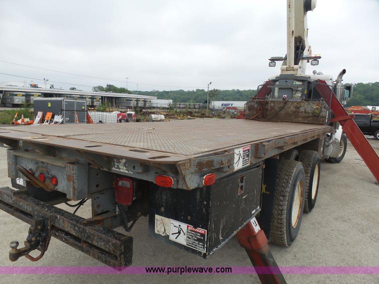 image for item K7928 2001 Peterbilt 357 crane truck