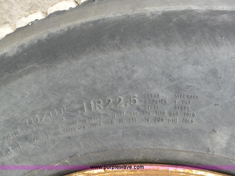 image for item K7928 2001 Peterbilt 357 crane truck