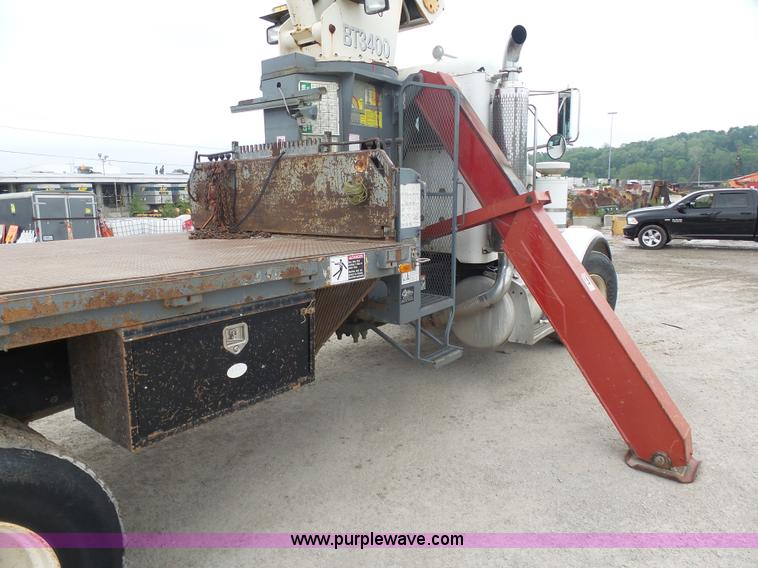 image for item K7928 2001 Peterbilt 357 crane truck