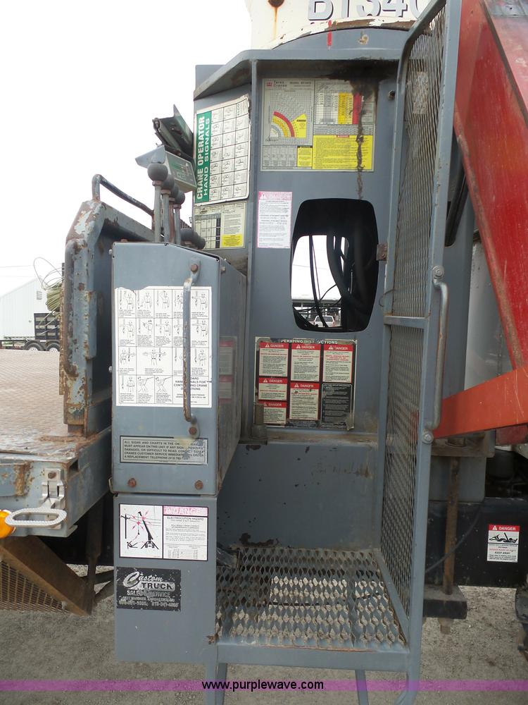 image for item K7928 2001 Peterbilt 357 crane truck