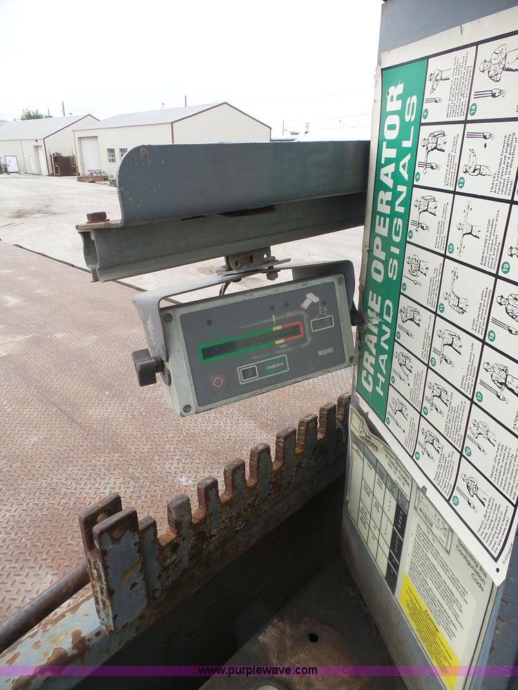 image for item K7928 2001 Peterbilt 357 crane truck