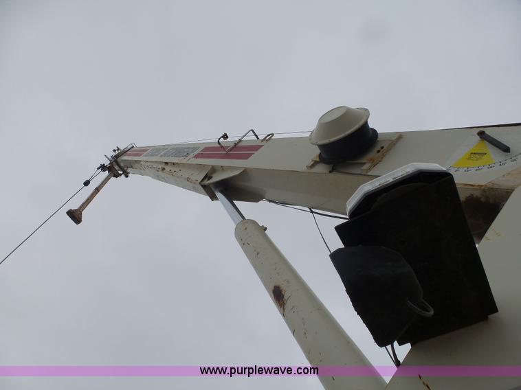 image for item K7928 2001 Peterbilt 357 crane truck