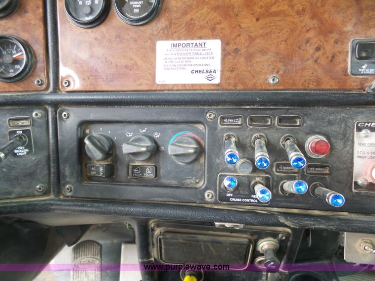 image for item K7928 2001 Peterbilt 357 crane truck