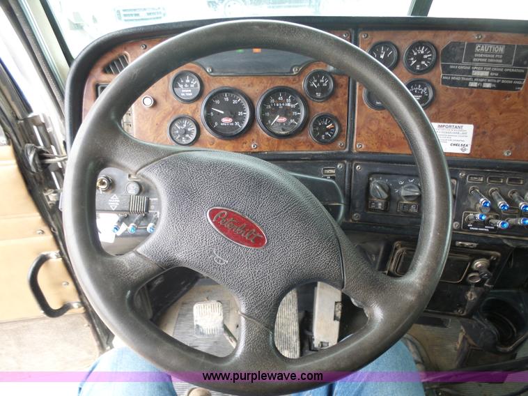 image for item K7928 2001 Peterbilt 357 crane truck