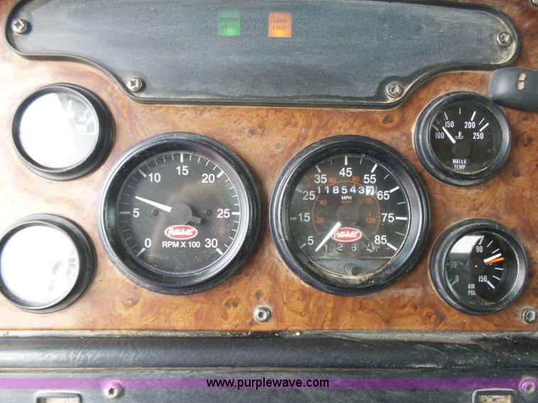 image for item K7928 2001 Peterbilt 357 crane truck