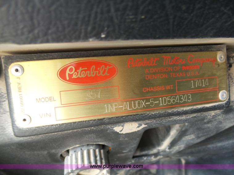 image for item K7928 2001 Peterbilt 357 crane truck