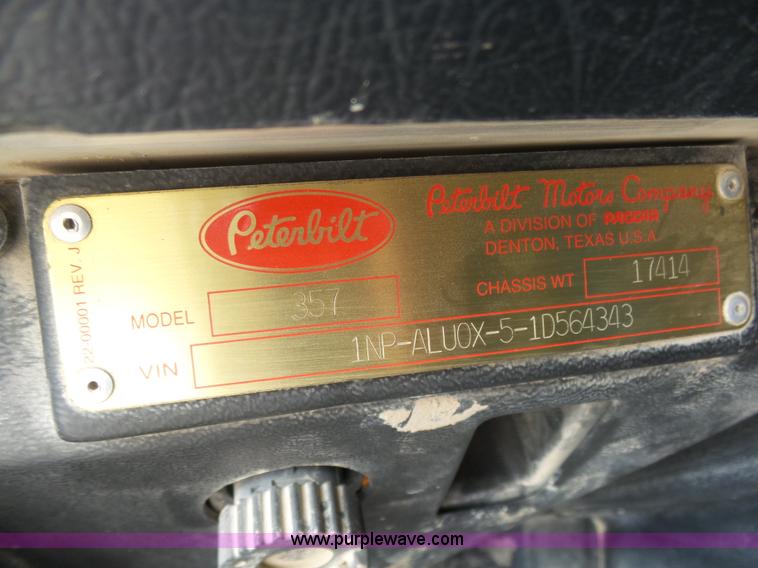 image for item K7928 2001 Peterbilt 357 crane truck