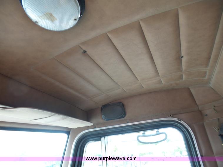 image for item K7928 2001 Peterbilt 357 crane truck